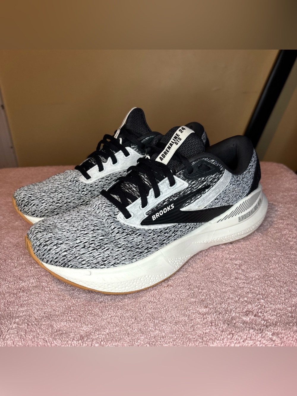 Brooks Adrenaline GTS 24 120426-1B-132 Womens US 10B Gray Running Shoes